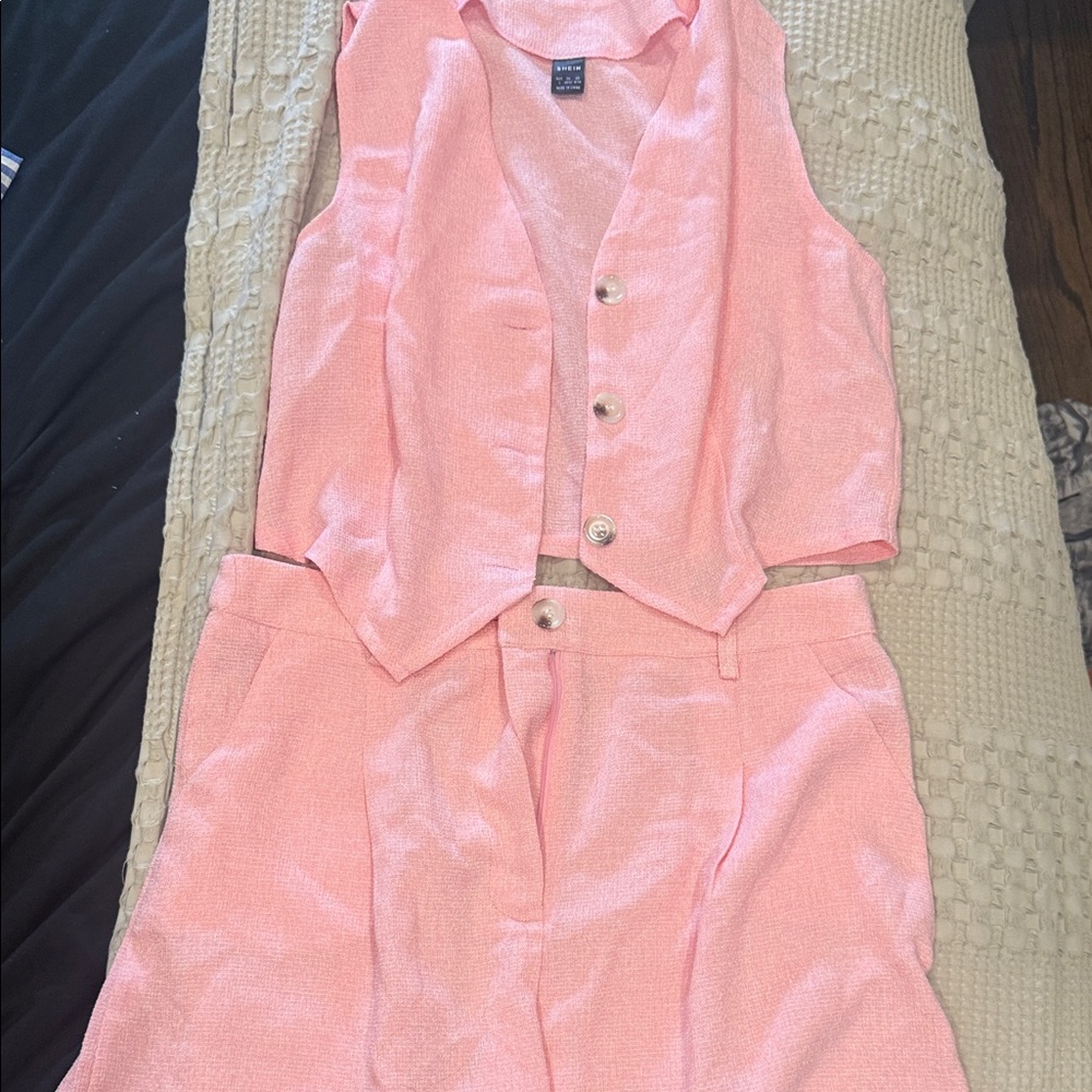 SHEIN Pink Crop Top